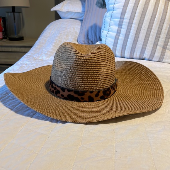 NWT Leopard belted straw hat - Picture 2 of 4